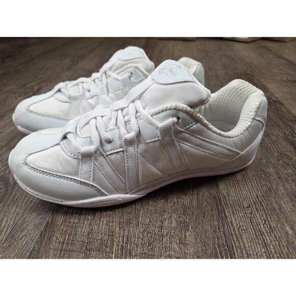 Chasse Ace II Shoe Solid White Cheer Cheerleading Shoes Sneakers Size 5.5 Women - Picture 1 of 10